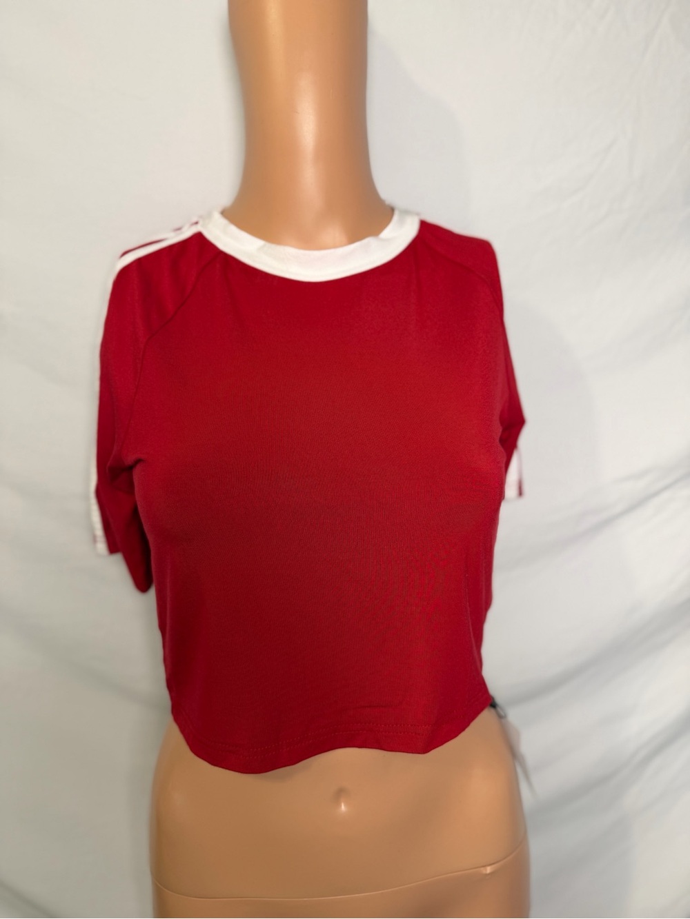 superdown Elisabeth Tee in Red white stripe crop top sporty - Picture 3 of 6
